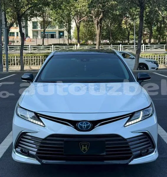 Toyota Camry 2025 — миниатюра 2