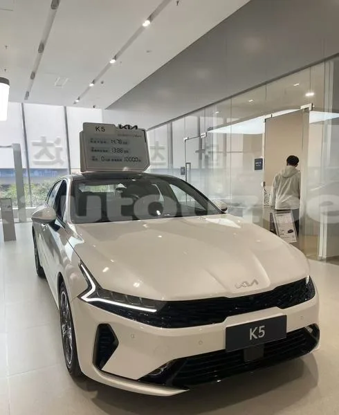 Kia K5 2025 — миниатюра 2