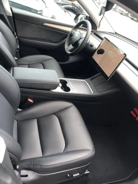 Tesla Model Y 2022 — миниатюра 5
