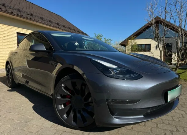 Tesla Model 3 2022 — миниатюра 5