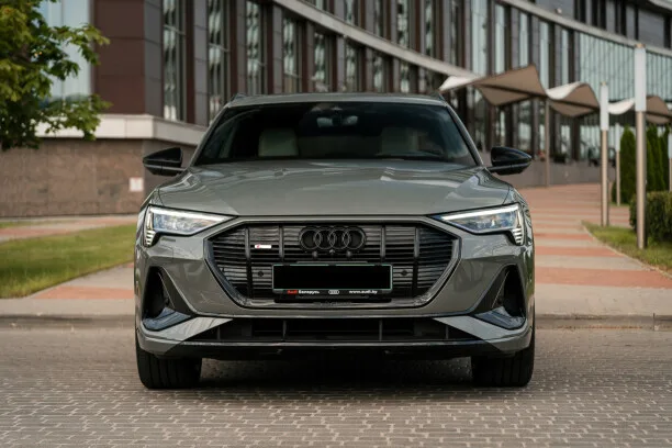 Audi e-tron 2022 — миниатюра 5