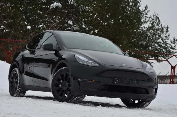 Tesla Model Y 2022 — миниатюра 4