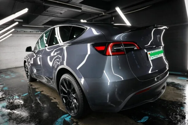 Tesla Model Y 2022 — миниатюра 4