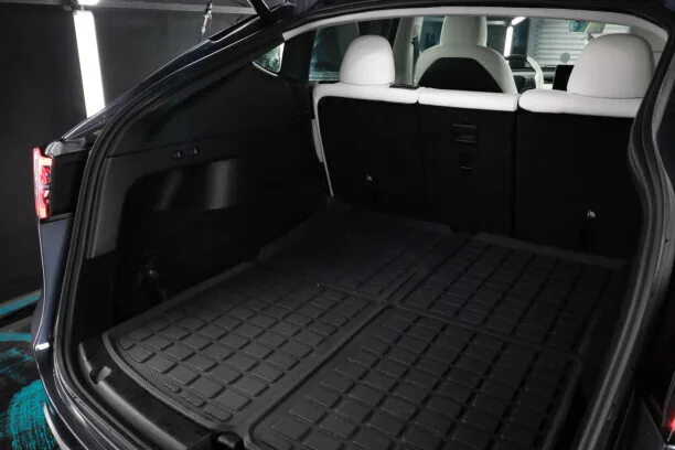 Tesla Model Y 2022 — миниатюра 5