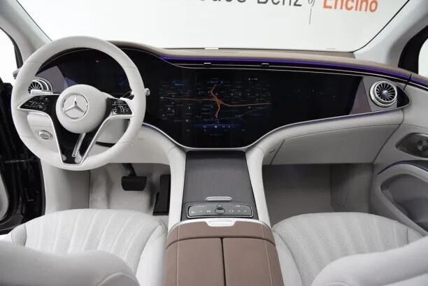 Mercedes-Benz EQS SUV 2023 — миниатюра 3