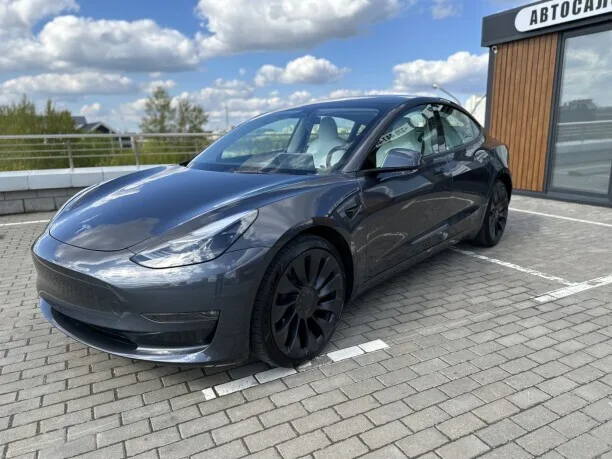 Tesla Model 3 2022 — миниатюра 2