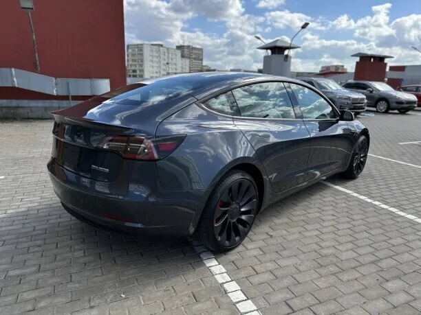 Tesla Model 3 2022 — миниатюра 5
