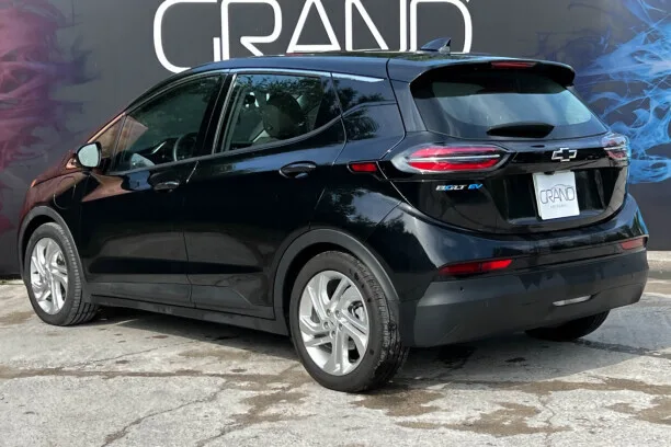 Chevrolet Bolt 2023 — миниатюра 2