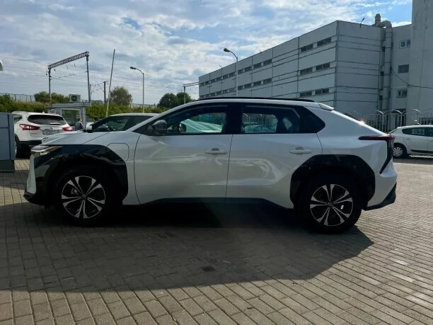 Toyota Bz4X 2022 — миниатюра 3