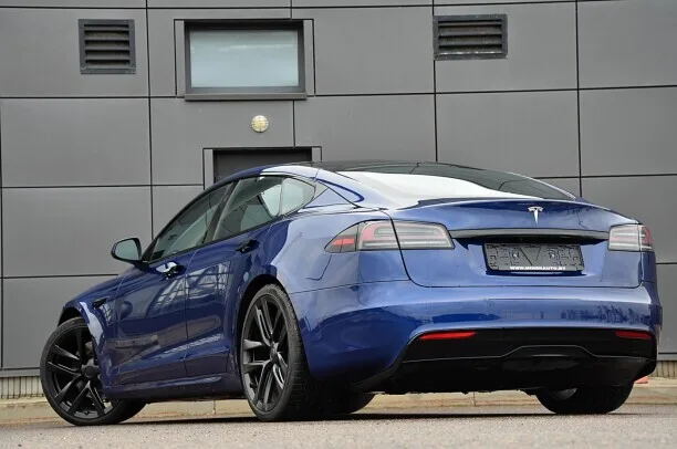 Tesla Model S 2022 — миниатюра 3