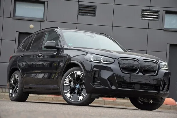 BMW iX3 2023 — миниатюра 2