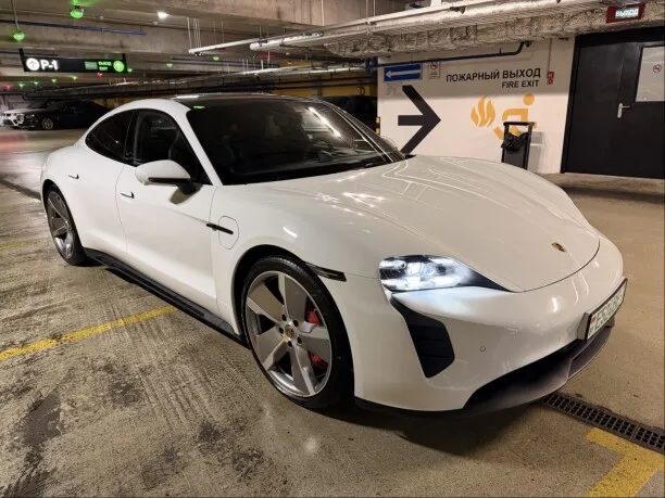 Porsche Taycan 2023 — миниатюра 3