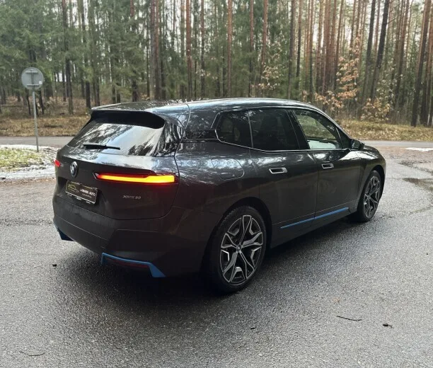 BMW iX 2022 — миниатюра 2