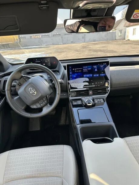Toyota Bz4X 2023 — миниатюра 3