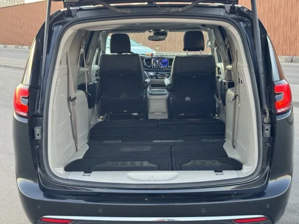 Chrysler Pacifica 2022 — миниатюра 3