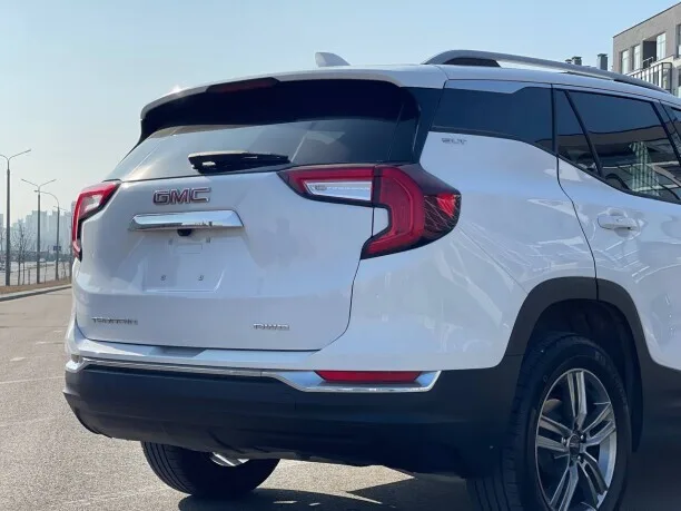 GMC Terrain 2023 — миниатюра 3