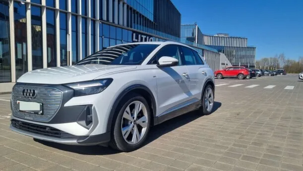 Audi Q4 e-tron 2022 — миниатюра 5