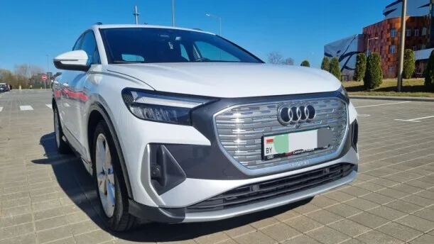 Audi Q4 e-tron 2022 — фото 1, купить с доставкой в Москву