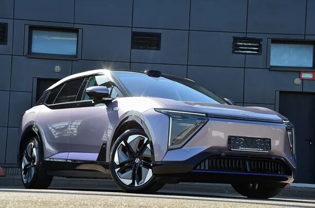 HiPhi Y 2023 — миниатюра 2