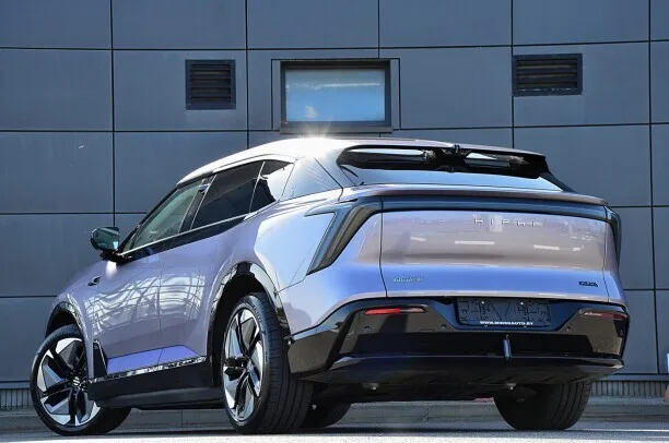 HiPhi Y 2023 — миниатюра 3