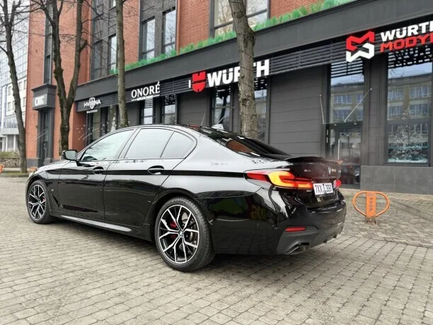 BMW 5 Series 2022 — миниатюра 2