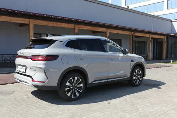 BYD Song PLUS EV 2025 — миниатюра 2
