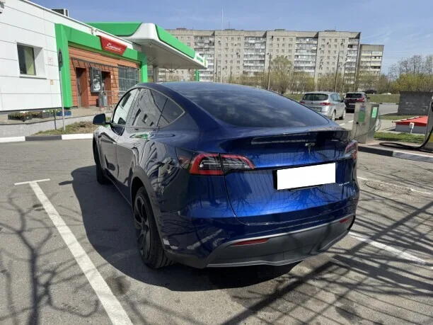 Tesla Model Y 2022 — миниатюра 3