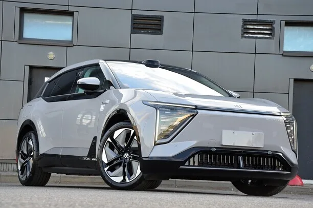HiPhi Y 2023 — миниатюра 2