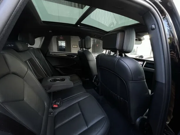 Porsche Macan 2023 — миниатюра 3