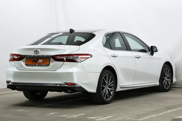 Toyota Camry 2023 — миниатюра 4