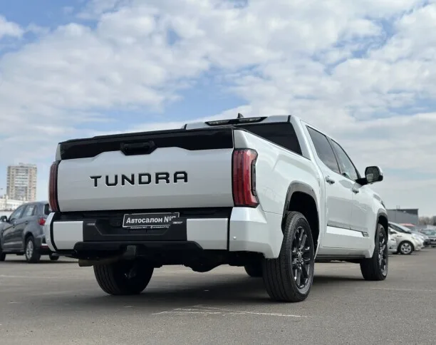 Toyota Tundra 2022 — миниатюра 2