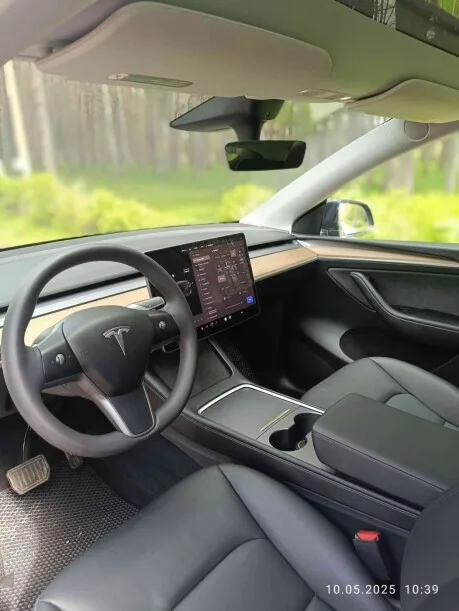 Tesla Model Y 2022 — миниатюра 3