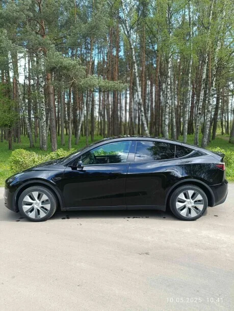 Tesla Model Y 2022 — миниатюра 5