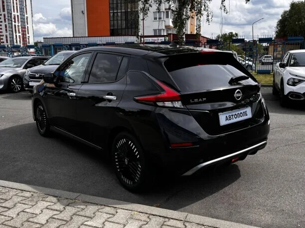 Nissan Leaf 2022 — миниатюра 2