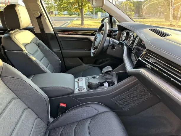 Volkswagen Touareg 2022 — миниатюра 3