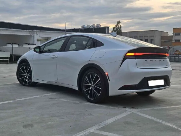 Toyota Prius 2024 — миниатюра 4