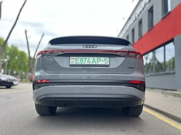 Audi Q4 e-tron Sportback 2023 — миниатюра 4