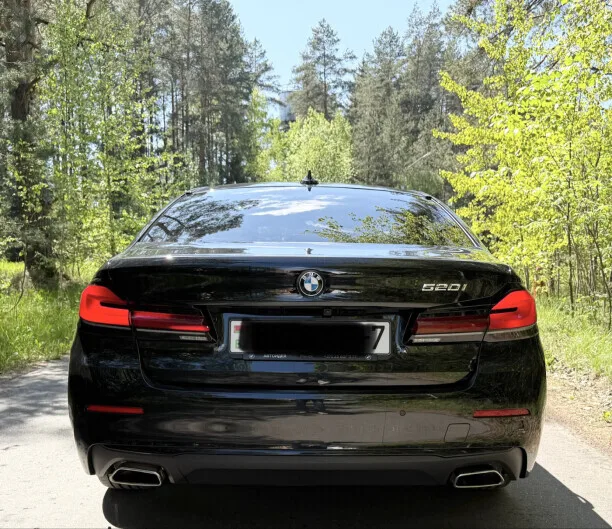 BMW 5 Series 2023 — миниатюра 2