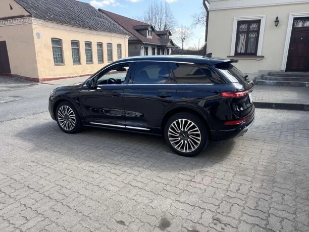 Lincoln Corsair 2022 — миниатюра 4
