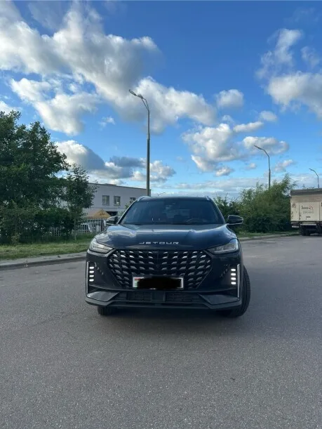 Jetour X70 Plus 2024 — фото 1, купить с доставкой в Москву