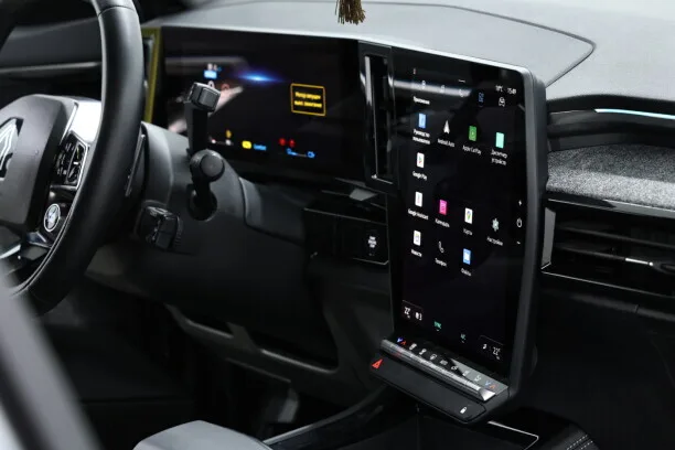 Renault Espace 2023 — миниатюра 3