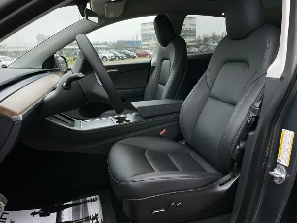 Tesla Model Y 2022 — миниатюра 3