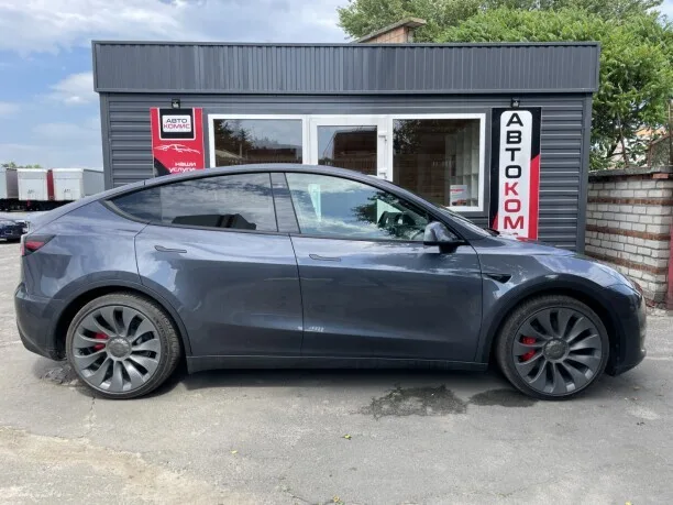 Tesla Model Y 2022 — миниатюра 5