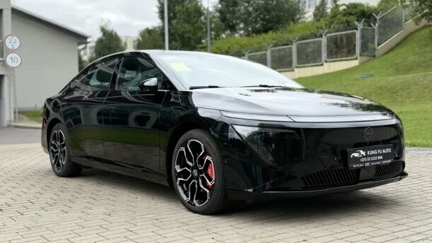 Nissan N7 2025 — фото 1, купить с доставкой в Москву