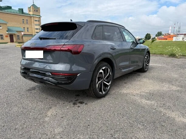 Audi Q8 e-tron 2024 — миниатюра 5