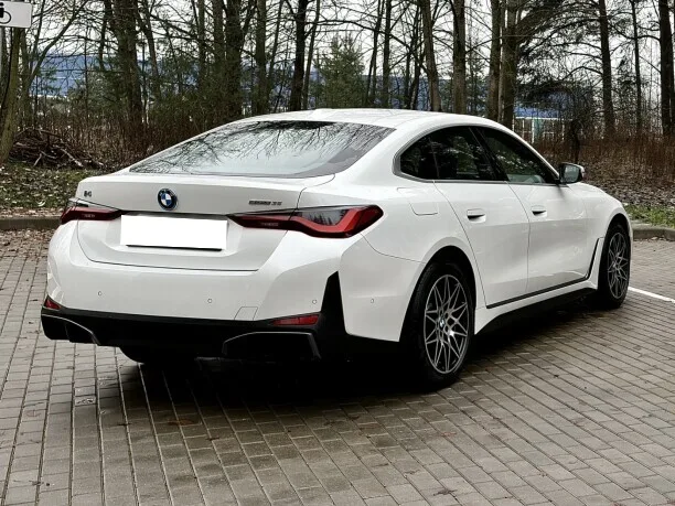 BMW i4 2023 — миниатюра 5