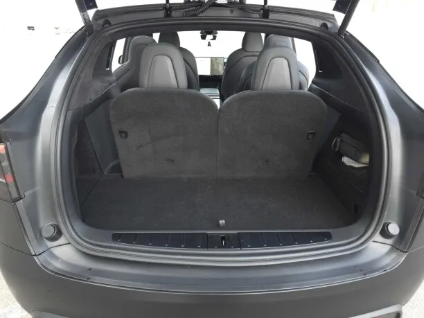 Tesla Model X 2023 — миниатюра 3