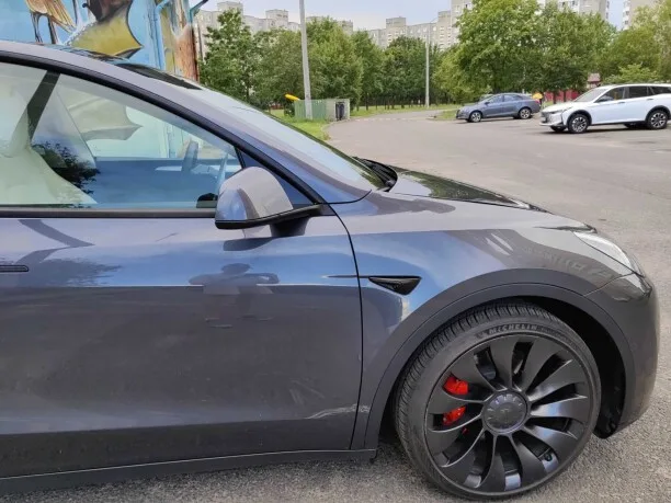 Tesla Model Y 2022 — миниатюра 5
