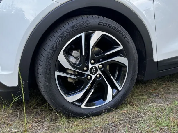 Chevrolet Bolt 2022 — миниатюра 3