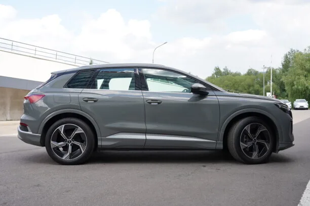 Audi Q4 e-tron 2024 — миниатюра 4